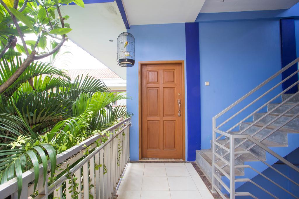 Reddoorz Plus Near Cibubur Junction Jacarta Exterior foto
