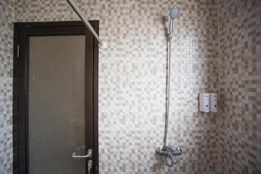 Reddoorz Plus Near Cibubur Junction Jacarta Exterior foto