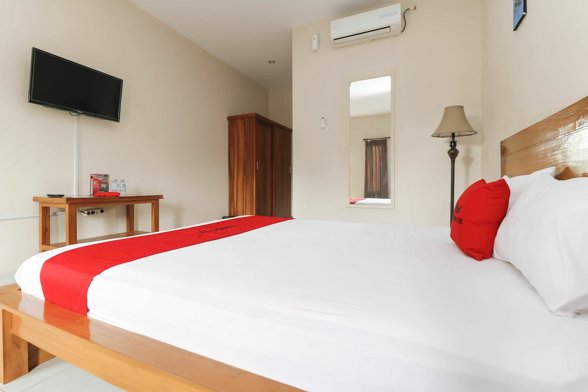 Reddoorz Plus Near Cibubur Junction Jacarta Exterior foto