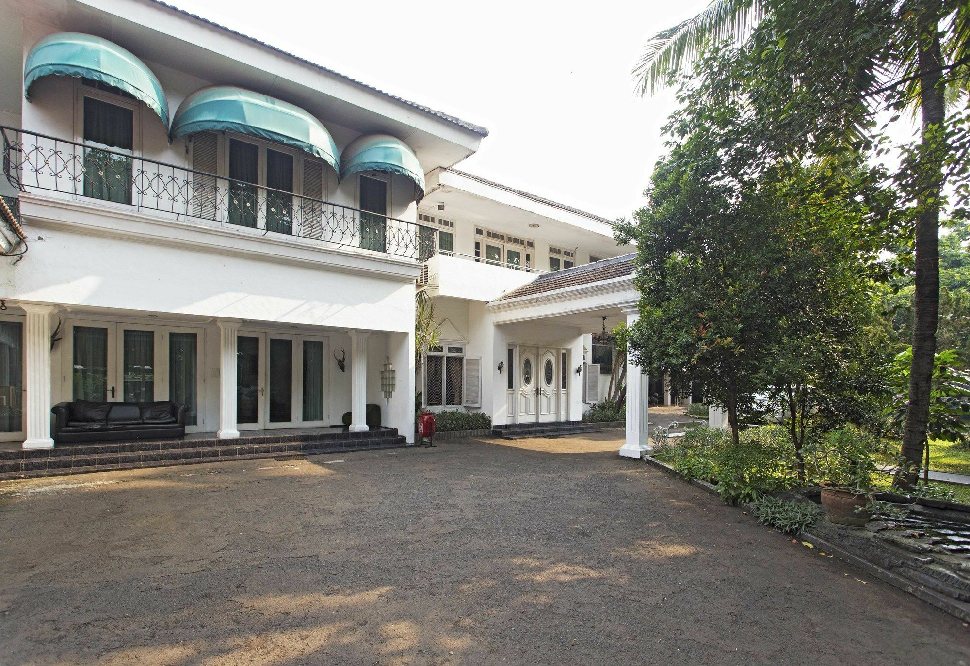 Reddoorz Plus Near Cibubur Junction Jacarta Exterior foto